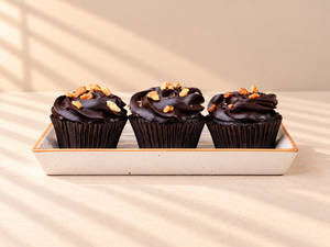 Chocolate Walnut Fudge Cupcakes (box of 6) Eggless