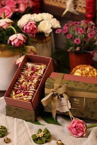 Rose & Pistachio Tea Cake In Loaf Box