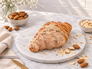 Toasted Almond Croissant