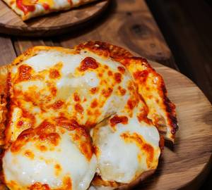 Soya cheese baked momos 8pc 