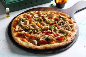 Large Spicy Chicken Thin Crust Pizza