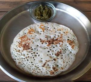 Onion uttapam with chutney no sambhar (2 peic)
