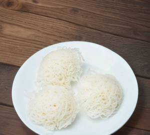 Idli Shape Idiyappam  5 With Grated Coconut