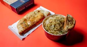 Spaghetti Aglio Olio + Cheese Jalapeno Garlic Breadstick