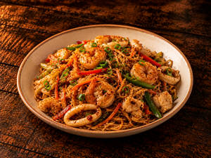 PAN FRIED NOODLES WITH CHILLI BEAN - SEA FOOD