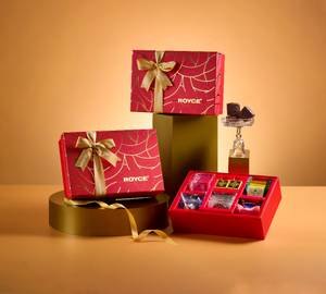 Red Rosette Gift Box