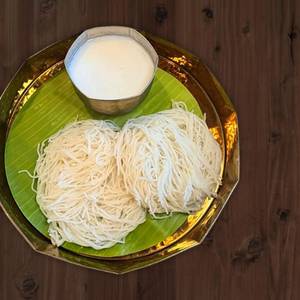 Idiyappam (2 Piece) + Coconut Milk