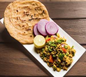 Paneer bhurji with homemade lachha paratha [2 pieces]