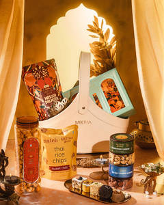 Exquisite Purse Hamper