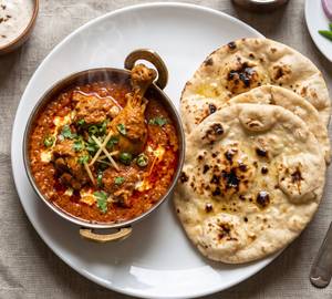 Chicken Changezi With 3 Tandoori Khameeri Roti