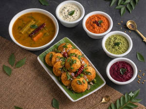 Chilli Fried Button Idli (10 Pcs)