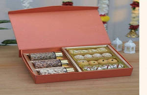 Dryfruit & Sweets Hamper Ds1