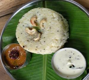 Pongal with chutney & sambar