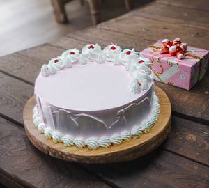 Special Strawberry Eggless Cake