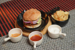 Veggie Burger + Chips
