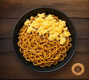 Egg Spicy Garlic Maggi