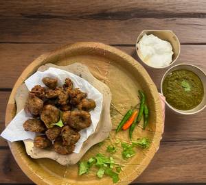 Singhara Pakodi With Dahi