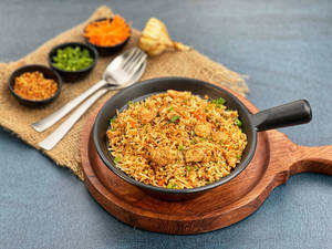 Burnt Garlic Fried Rice  Non Veg