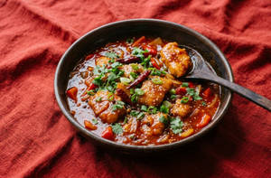 Chicken In Schezwan Sauce Gravy