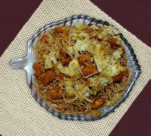Egg chicken chowmein