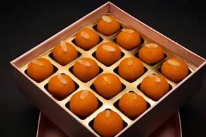 Boondi Laddu (5 Pieces)