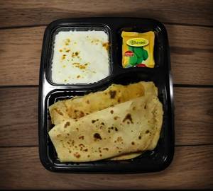(2 pcs) Lauki Paratha with Curd and Pickle