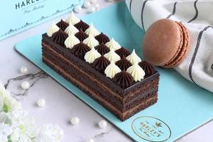 Swiss Black & White Medovik With Macaron