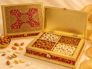 Nuts Charm Dry fruit box