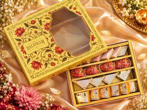 Green 4 Line Sweet Box 01