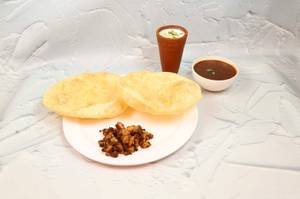 Chole Bhature With kesaria duudh