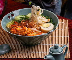 Too Yumm Hot N Spicy Korean Ramen Instant Noodles Non Veg