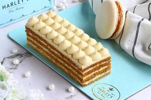 Premium Butterscotch Medovik With Macaron