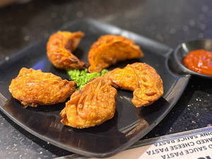 Crunchy Paneer Tikka Momo (5 Pcs)