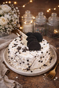 Chocolaty Vanilla Premium Cake