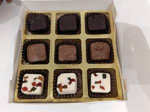 Madhur Vatika's Handcrafted Chocolates Hamper