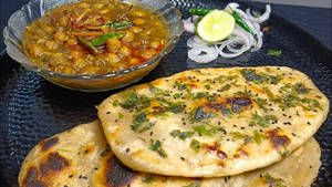 Chola Butter Kulcha