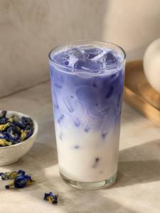 Butterfly pea blue tea latte - cold foam