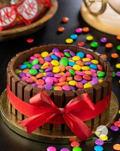 Kitkat & Gems Premium Exotic Cake