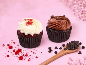 Red Velvet & Choco Chip Cup Cake Combo