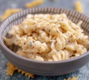 White Sauce - Creamy Fusilli Style Pasta