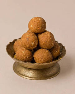 Besan Laddu