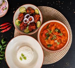 Tomato Curry & Rice With Chicken Kebab