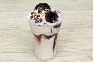 Oreo Shake With Ice Cream