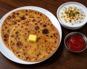 2 Chatpata Aloo Paratha With Raita
