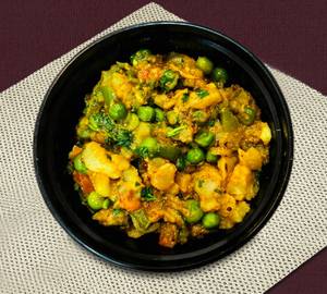 Aloo Matar Shimla mirch Dry Sbji