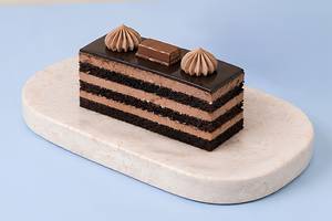 Chocolate Kit Kat Pastry