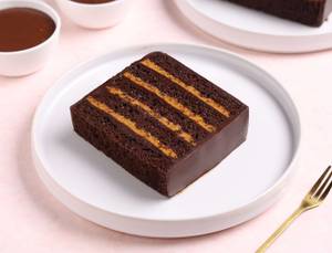 London Viral Chocolate Cake Slice