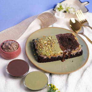 Heba Cake (pistachio Nutella)