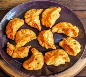 CHICKEN FRIED MOMOS
