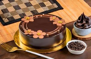 Chocolate Fantasy Cake (1 kg)